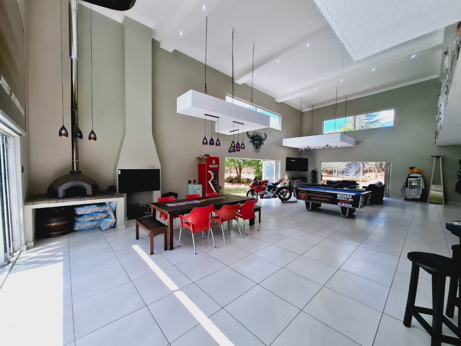 5 Bedroom Property for Sale in Rayton Free State